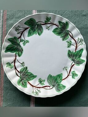 Vintage Blue Ridge Southern Pottery Hand-Painted Ivy Leaf 10” Dinner Plate
